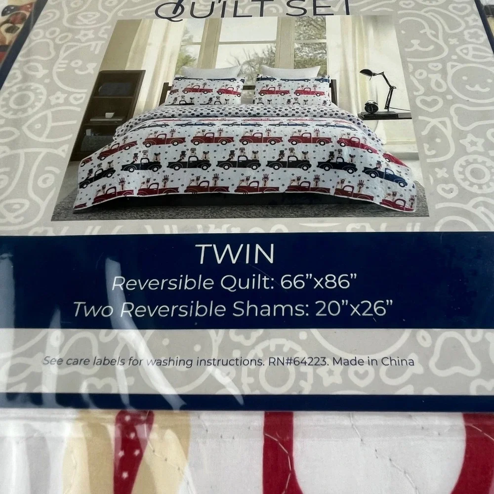 Pet Lovers Quilt Set TWIN Patriotic Dogs Trucks Red White Blue Sham USA Flag